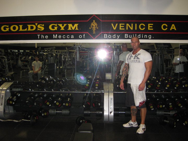 73755_447092811813_566946813_6005819_7885729_n