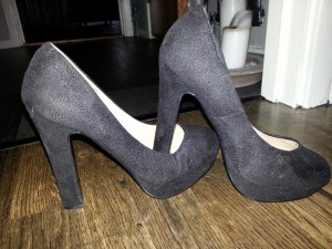 Pumps i mocka. Aldrig använda.   strlk 37 80kr