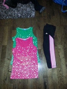 Linnen adidas, knappt använda setpris 120kr Trekvarts tights adidas träningsbyxa strlk 36 130kr