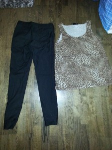 kostymbyxa tight nedtill strlk 34, sidenimitiation använda 1 ggn (got to fat ass after that ;) ) 80kr Linne leopard strlk small 50kr