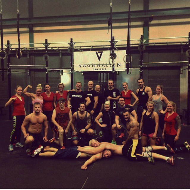 Mitt första CrossFit pass avverkades igår på Vagnhallarna här i Gbg med ett grymt personal gäng från MMsports, så ska en afterwork se ut ;) Tack för det, svinkul och lika jobbigt :)