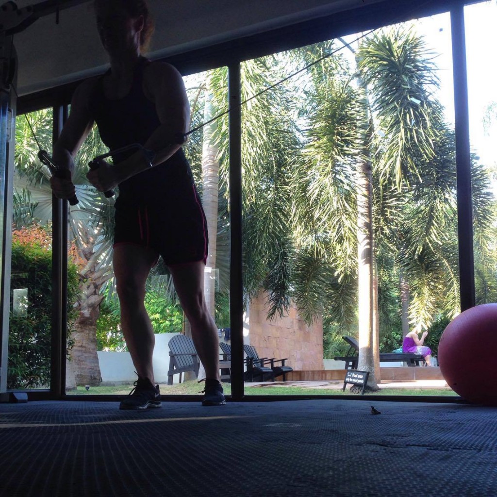 Utsikten är inte att klaga på och att dessutom vara 5 steg från poolen och sin egen dusch är också skönt såklart! 