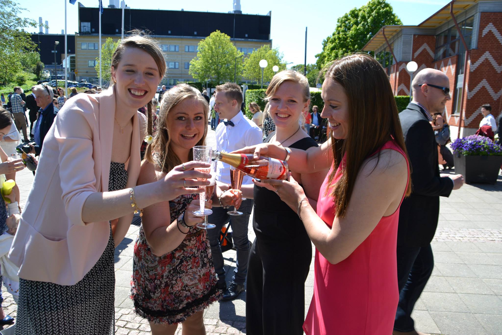 10733821_10153099558299118_398007908456965531_o